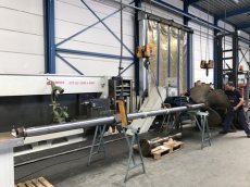 Schroef monteren op nieuw gedraaide schroefas